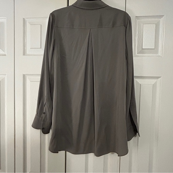 Theory Silk Spandex Grey Satin Button Down Blouse Top Shirt Large - Picture 7 of 7